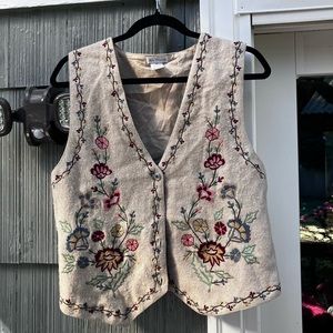 Vintage embroidered floral vest!